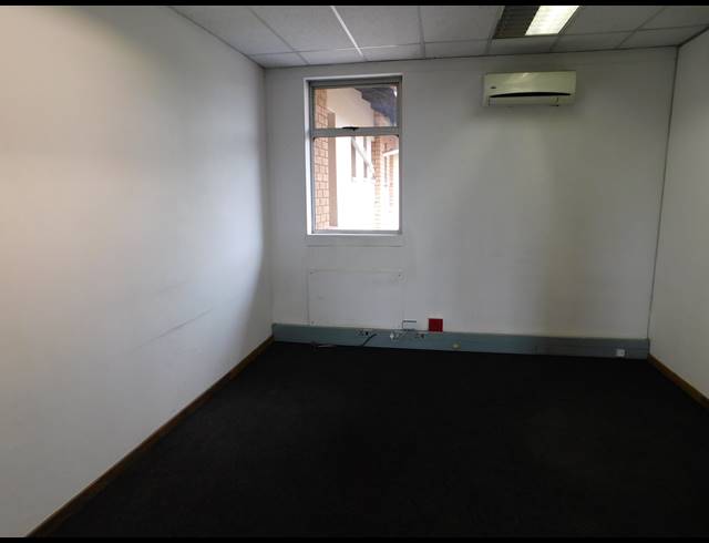181M² OFFICE TO LET IN FERNDALE